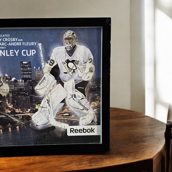Pittsburgh Penguins 2009 Stanley Cup Reebok Framed Poster Fleury/Crosby NHL - Picture 3 of 4